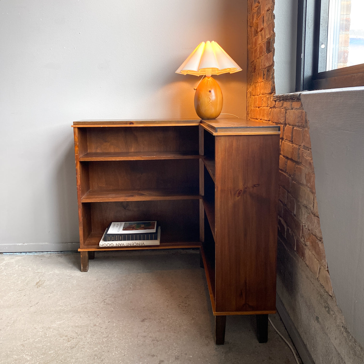 Hörnbokhylla 30/40-tal