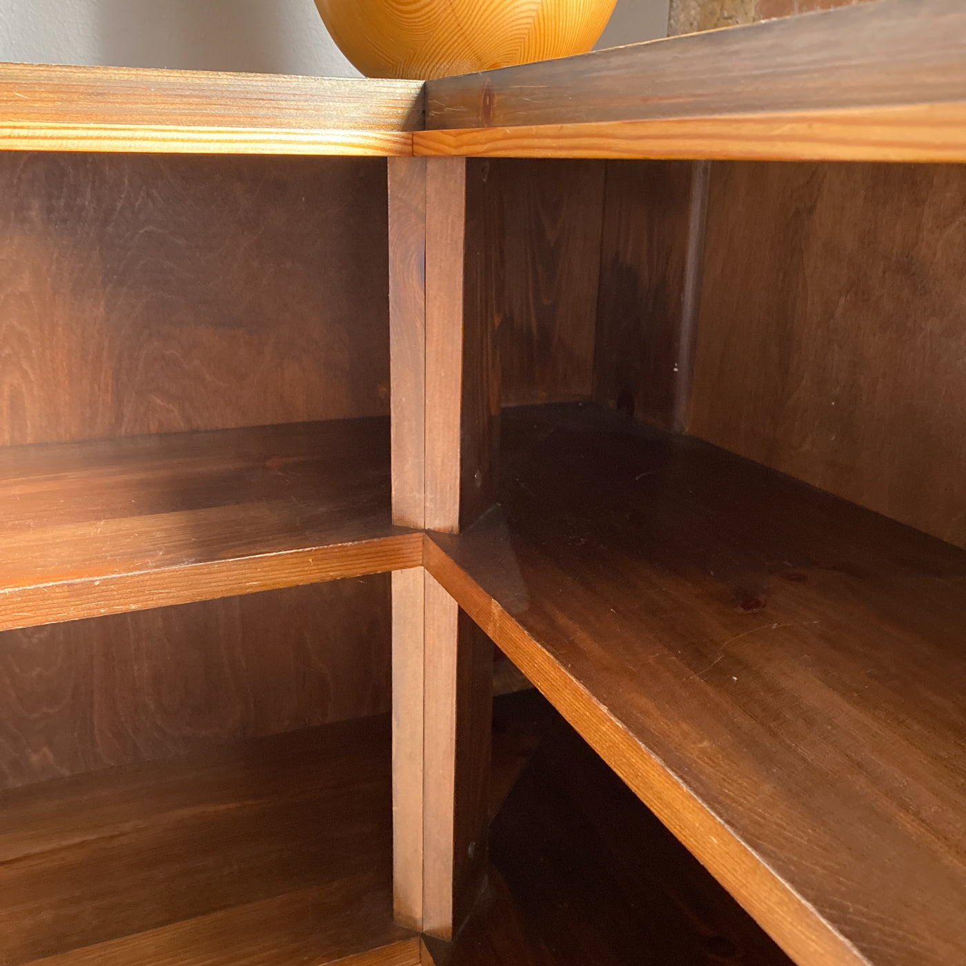 Hörnbokhylla 30/40-tal