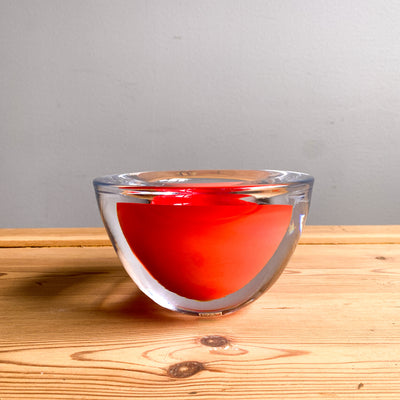 Röd glasskål - Studio Åhus