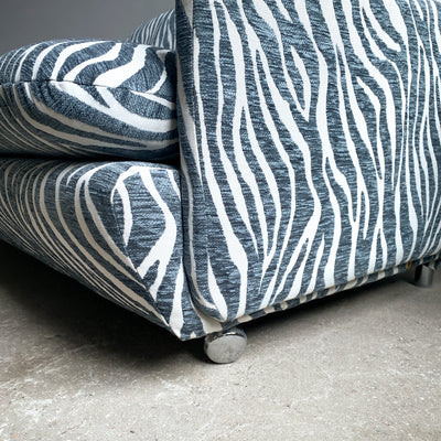 2-sits soffa i zebratyg