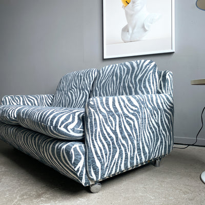 2-sits soffa i zebratyg