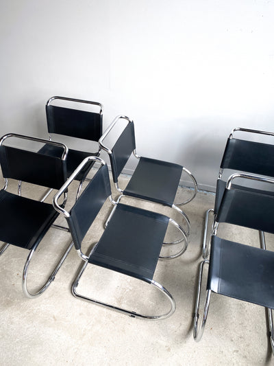 6 stolar i bauhaus stil i läder och krom