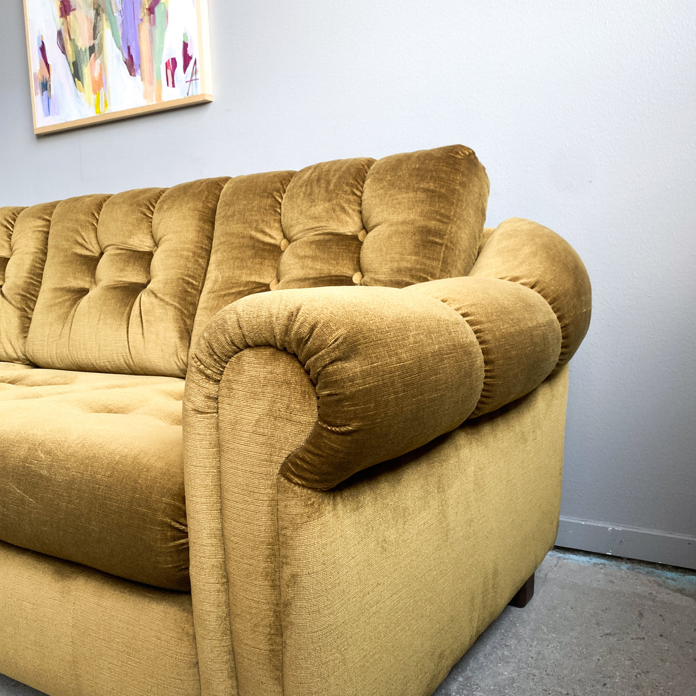 Olivgrön plyschsoffa 70-tal