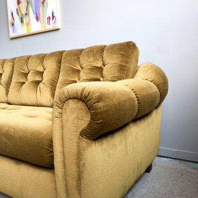 Olivgrön plyschsoffa 70-tal