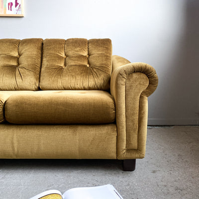 Olivgrön plyschsoffa 70-tal