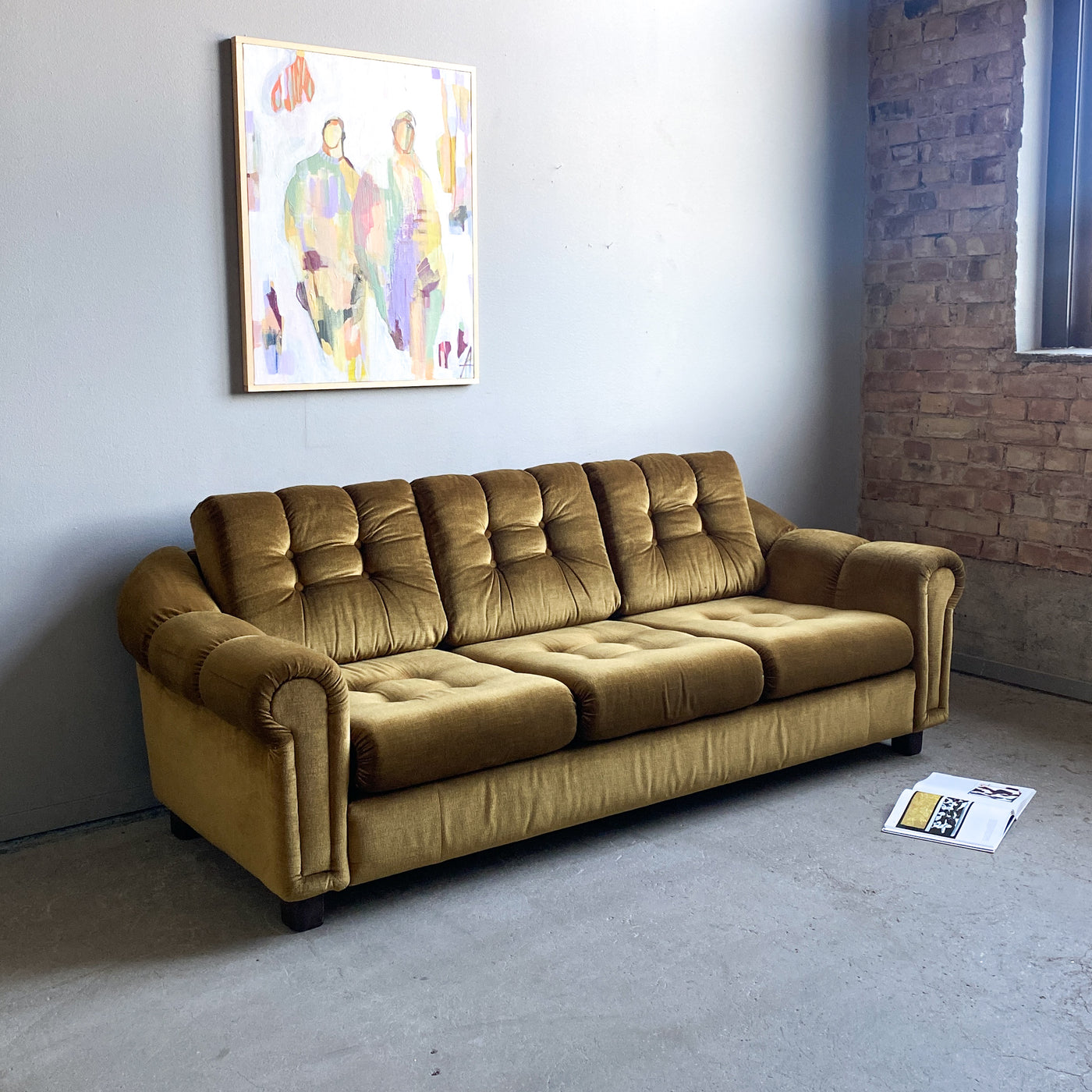 Olivgrön plyschsoffa 70-tal