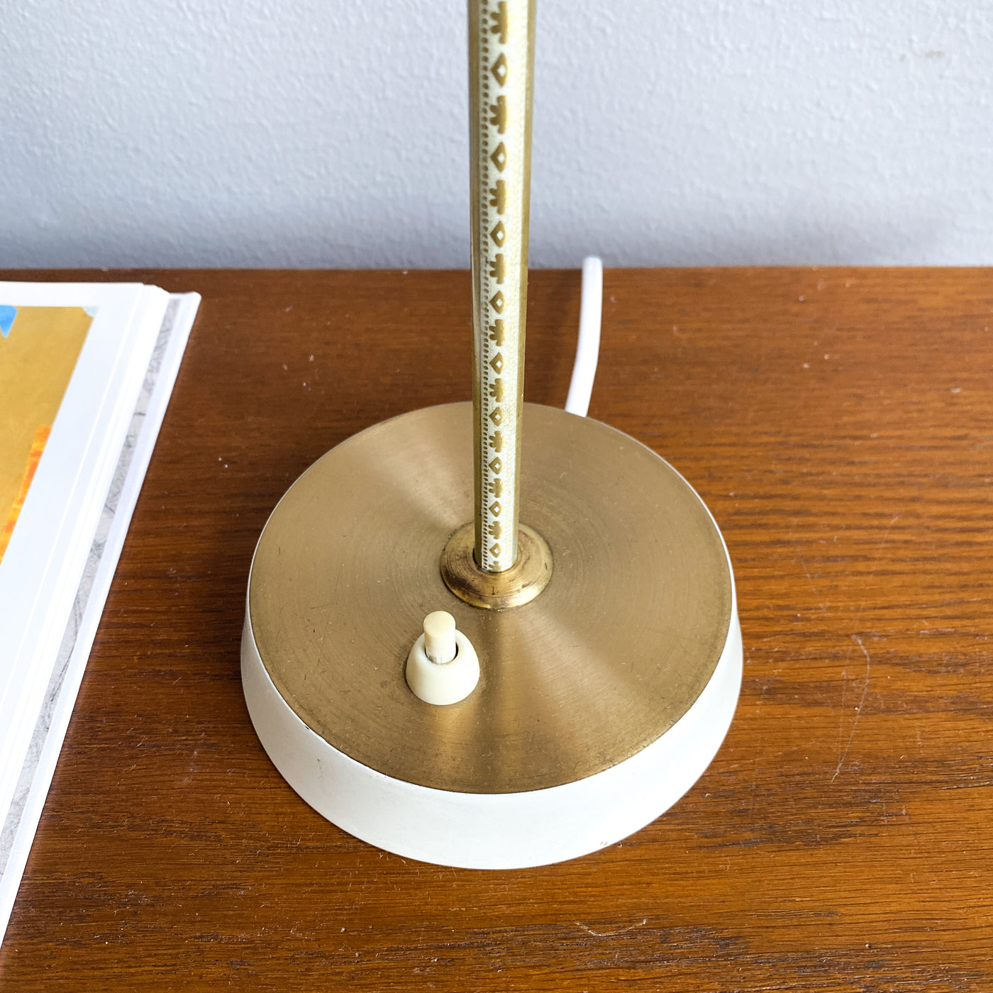Bordslampa EAE och skärm med torkade växter