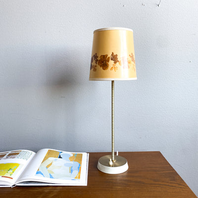 Bordslampa EAE och skärm med torkade växter