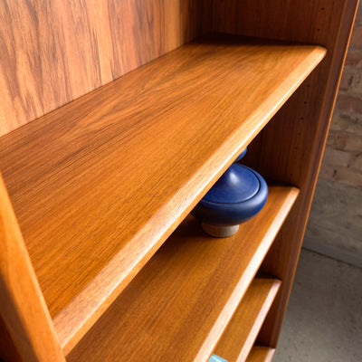 Bokhylla i valnöt, 60-tal