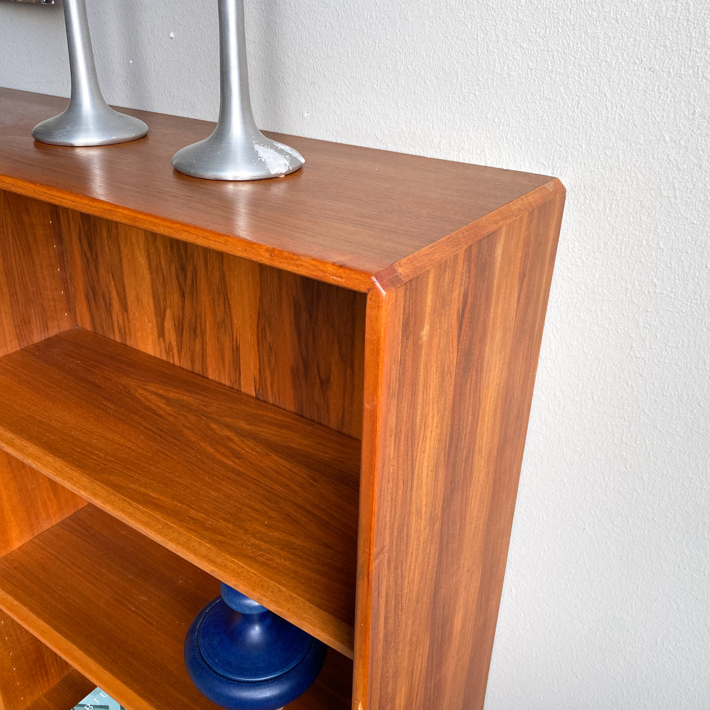 Bokhylla i valnöt, 60-tal