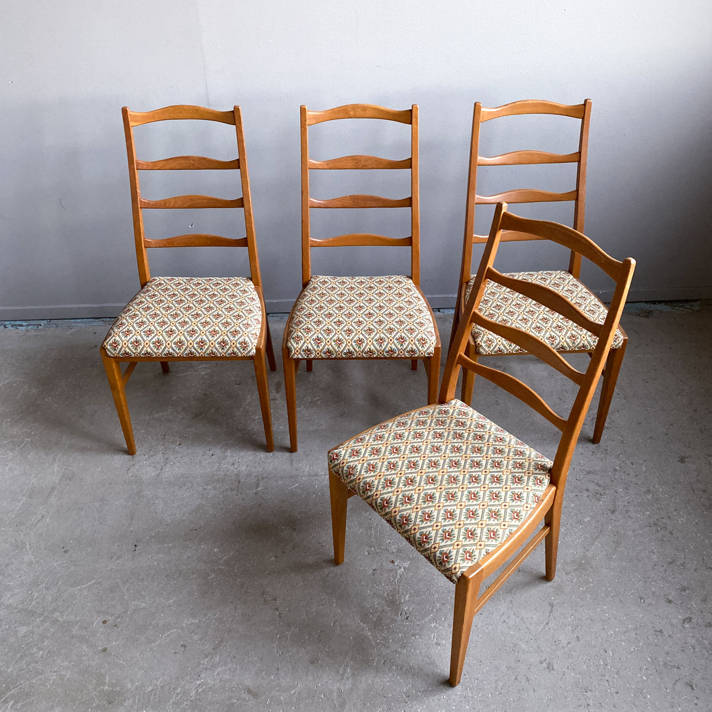 4 stolar i ek -60-tal