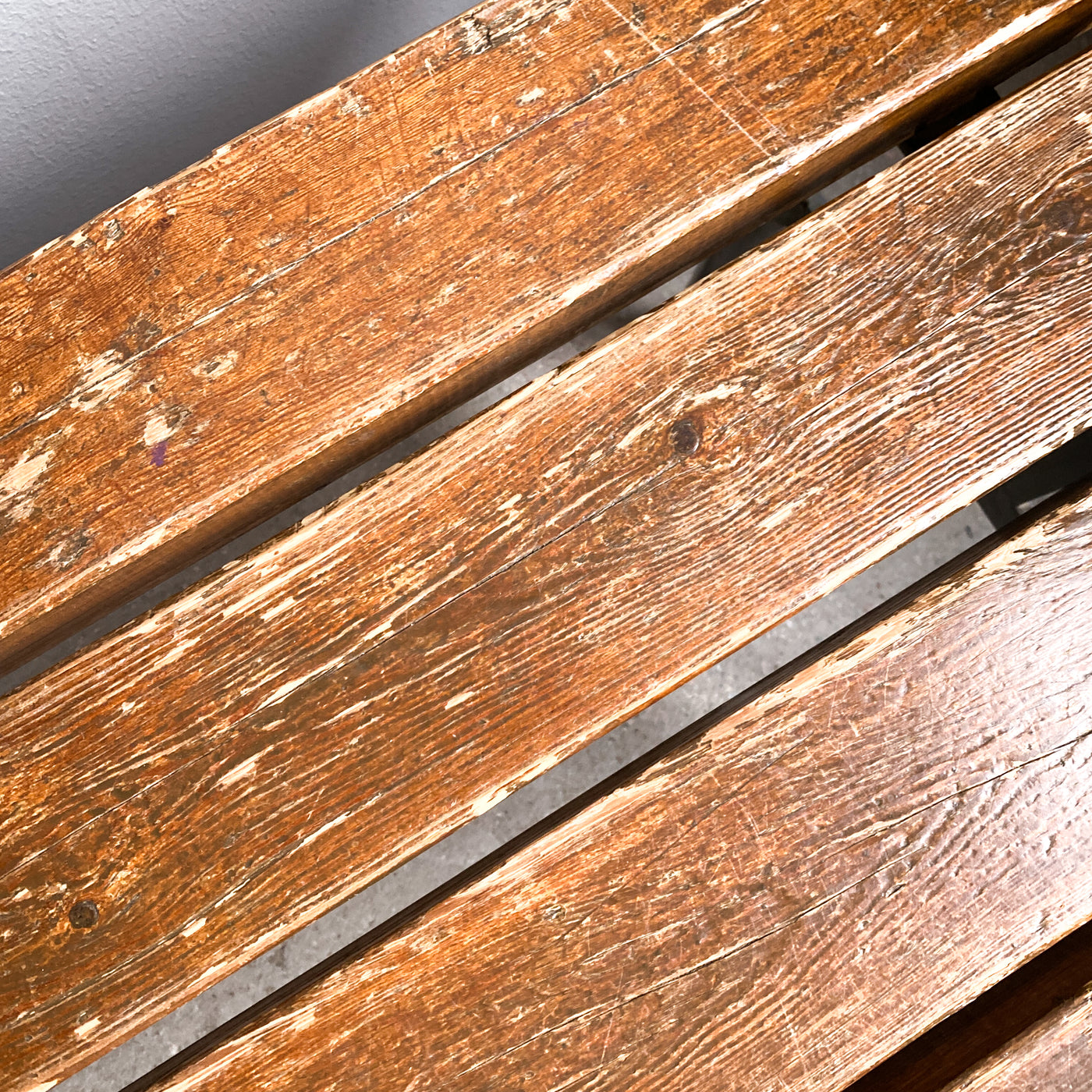 Sittbänk från gammal skola