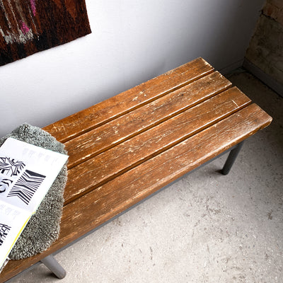 Sittbänk från gammal skola