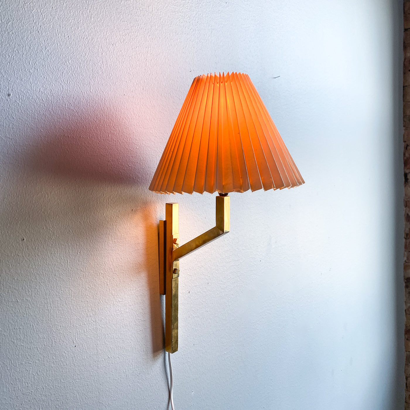 Vägglampa i mässing