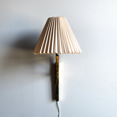 Vägglampa i mässing