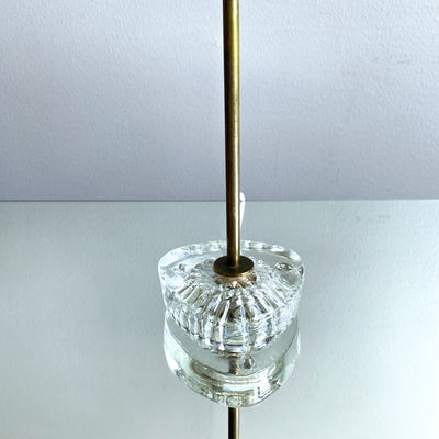 Bordslampa i glas och mässing med leopardskärm