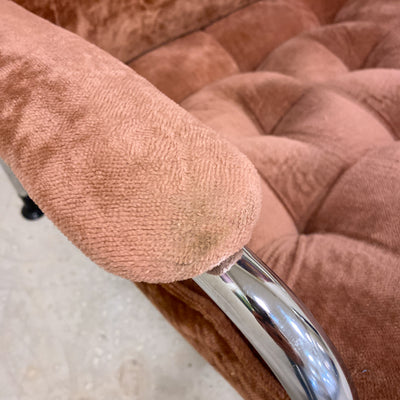 Fåtölj i krom och rosabrun plysch