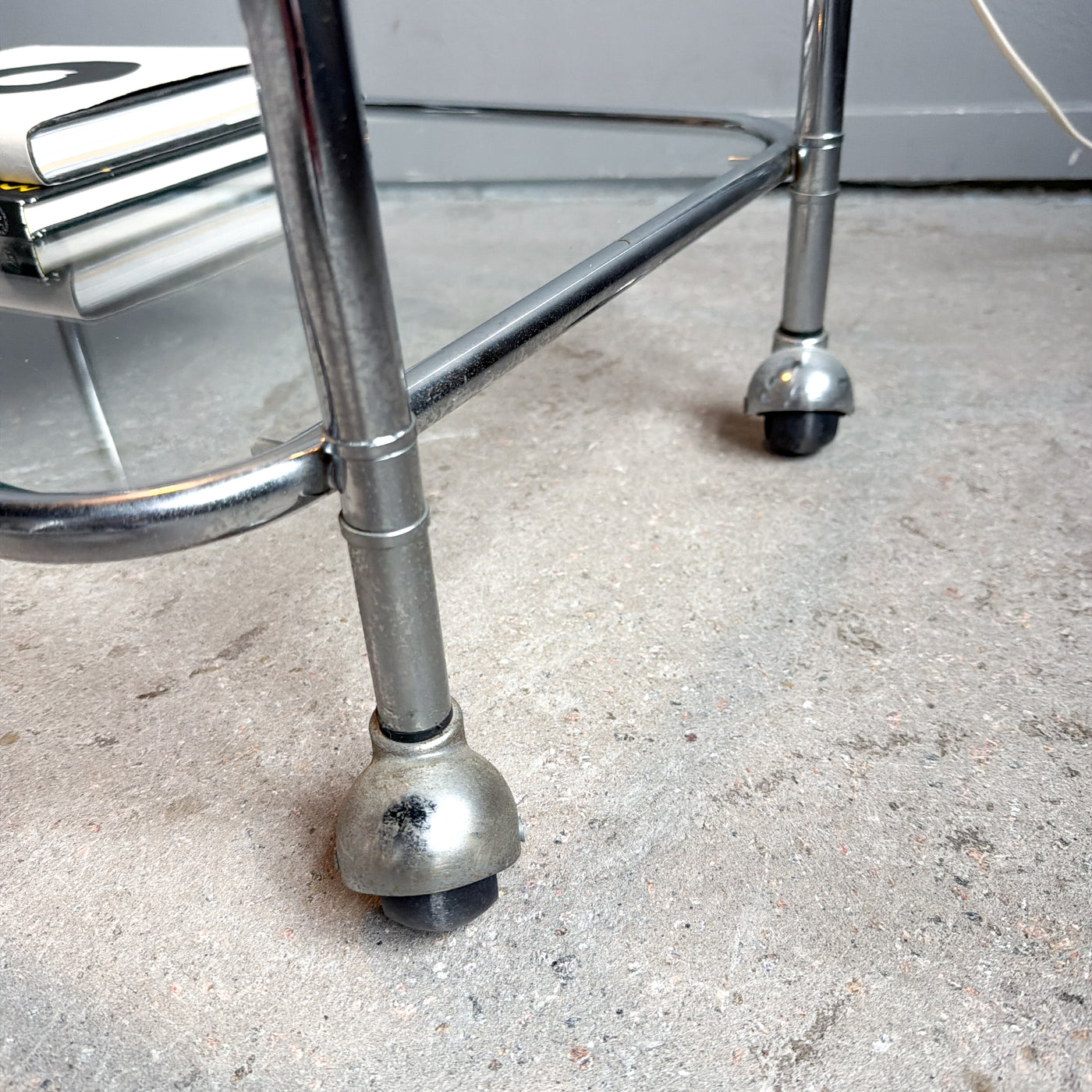 Drinkvagn i krom och glas