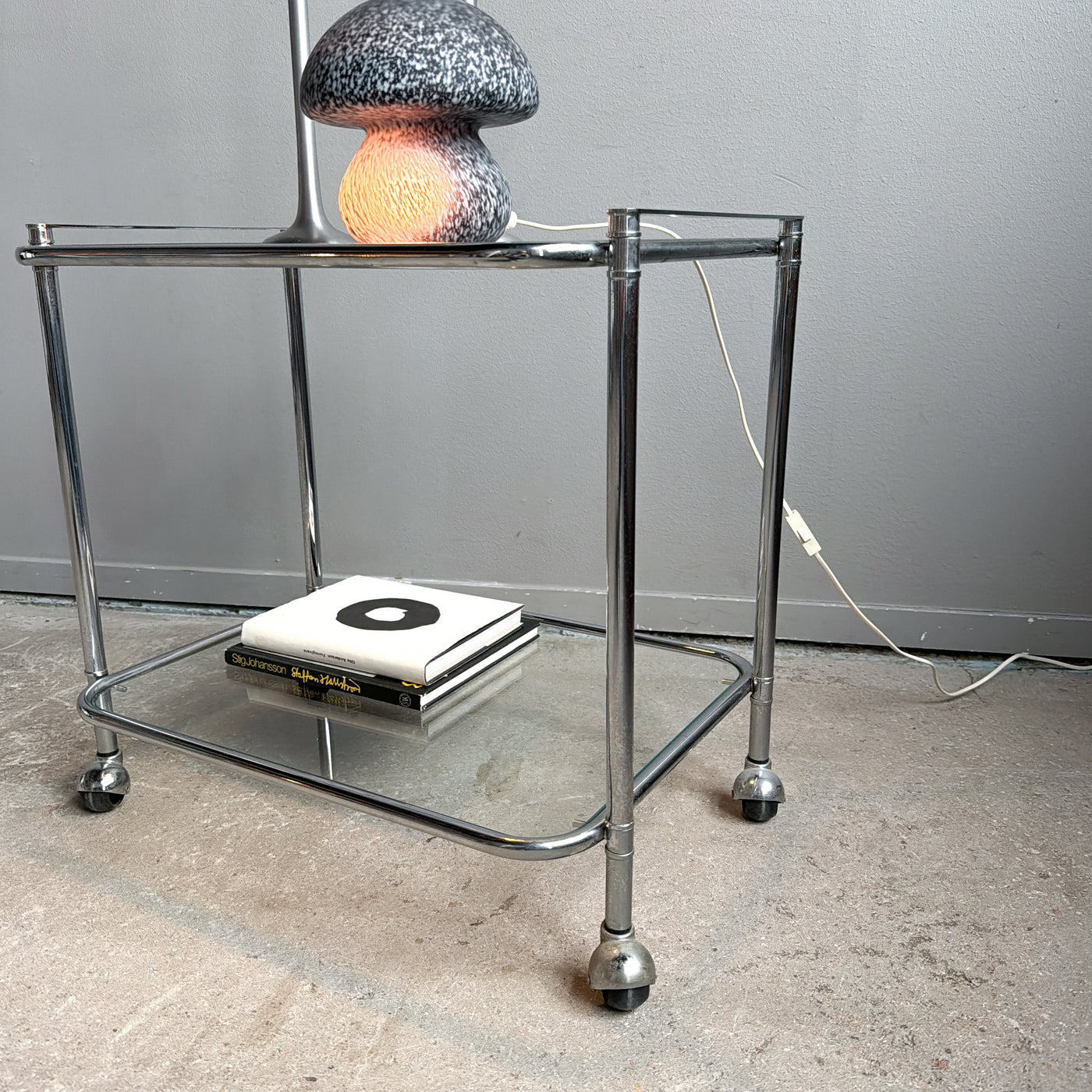 Drinkvagn i krom och glas