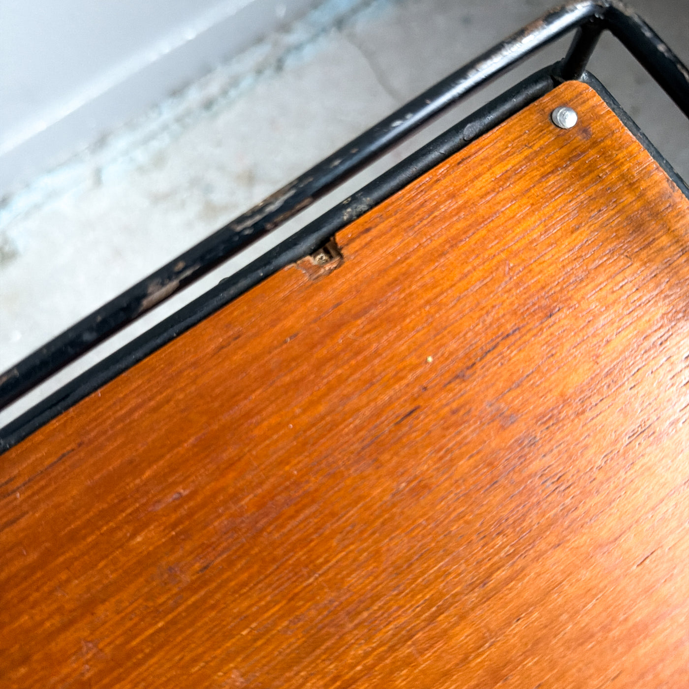 Brickbord i teak och metall - 50/60-tal