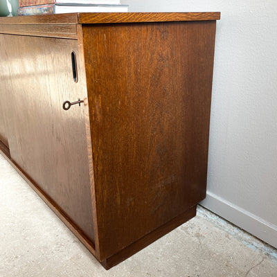 Sideboard i betsad ek