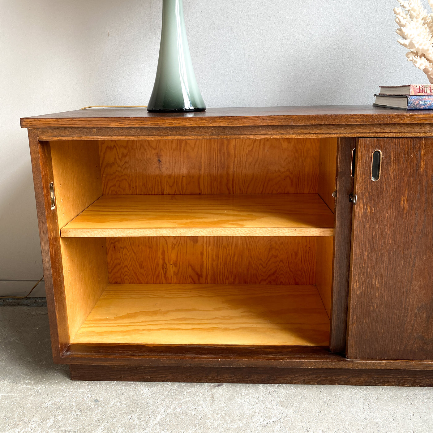 Sideboard i betsad ek