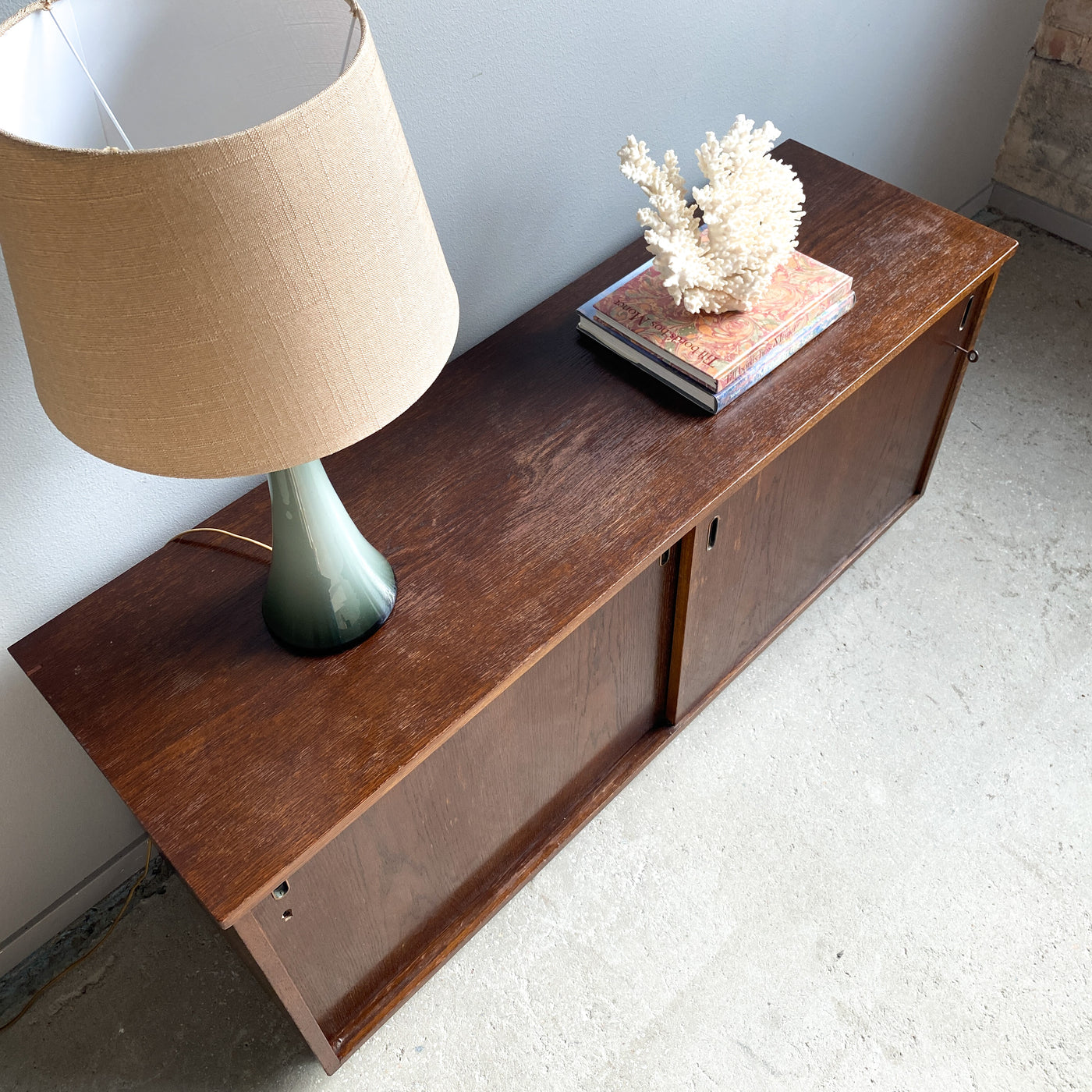 Sideboard i betsad ek