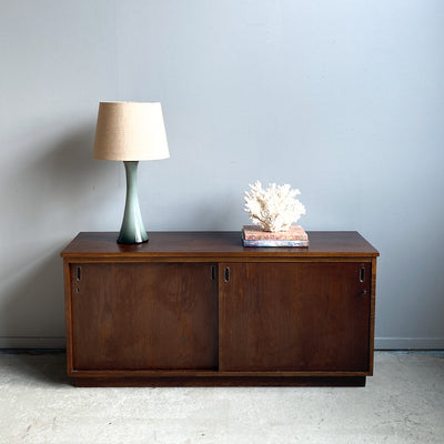 Sideboard i betsad ek