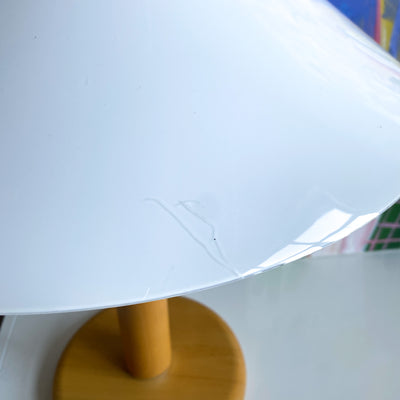 Bordslampa med skärm i vit plast -NAFA
