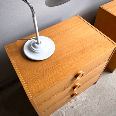 Paret sängbord/byråer i furu 70-tal
