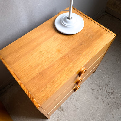 Paret sängbord/byråer i furu 70-tal