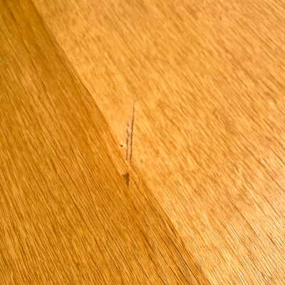 Runt matbord i ek med 2 iläggsskivor