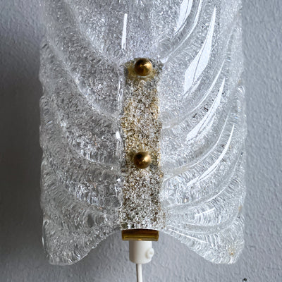 Vägglampa i glas och mässing