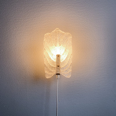 Vägglampa i glas och mässing