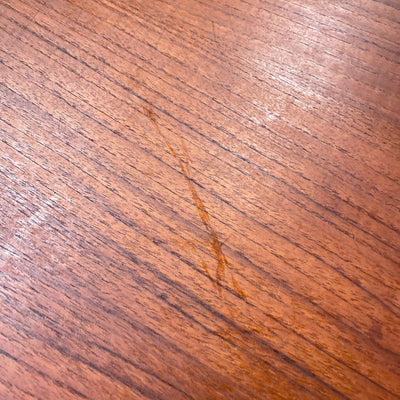 Runt matbord i mörk teak med 2 iläggsskivor