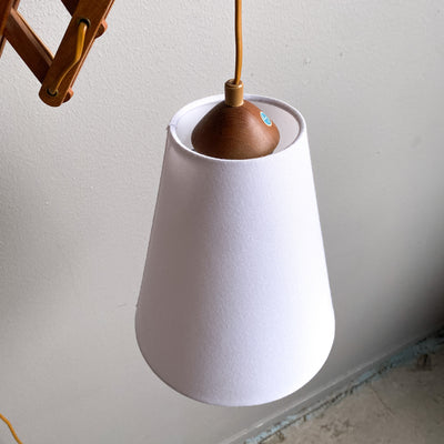 Saxlampa i teak