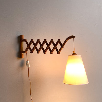 Saxlampa i teak