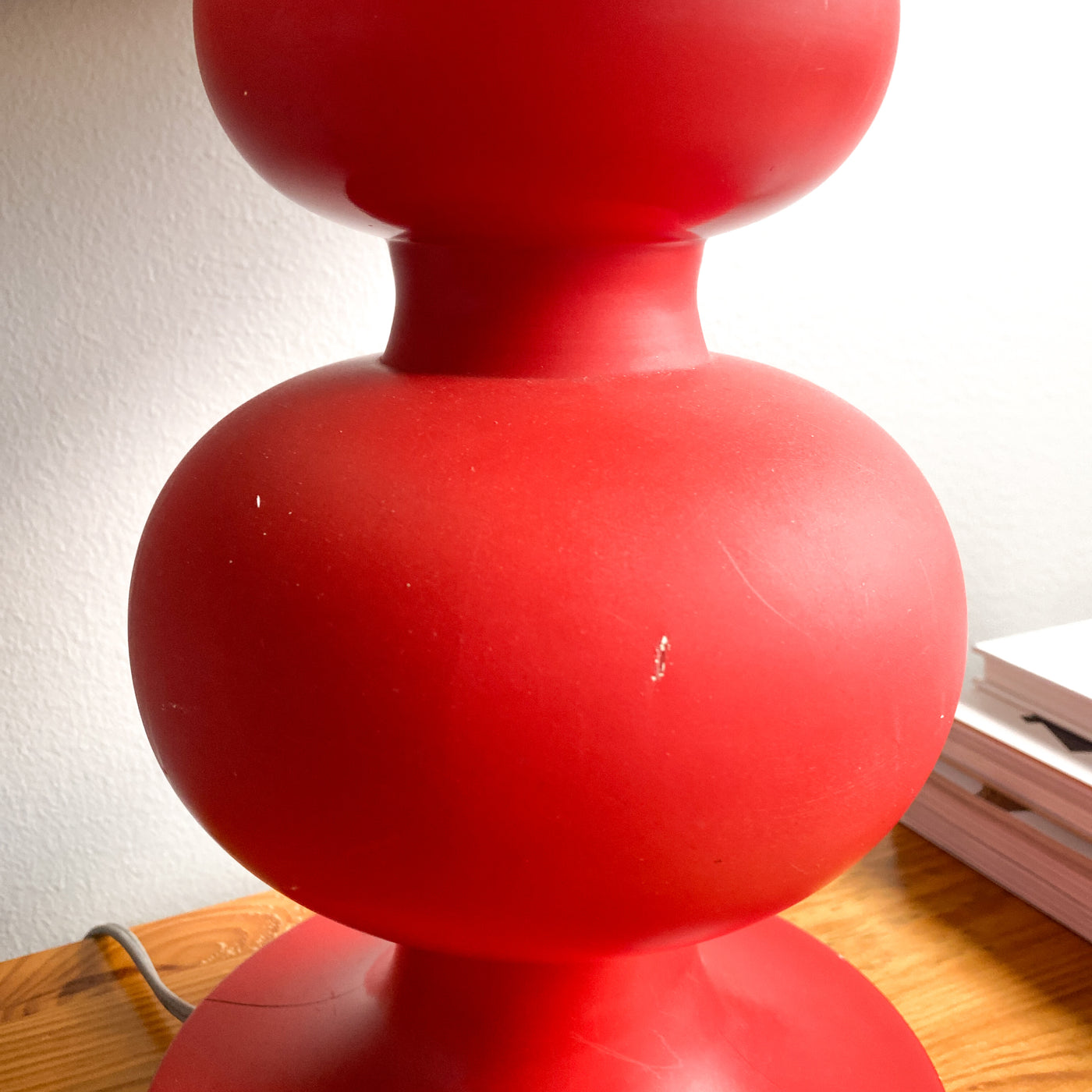 Röd bordslampa 70-tal