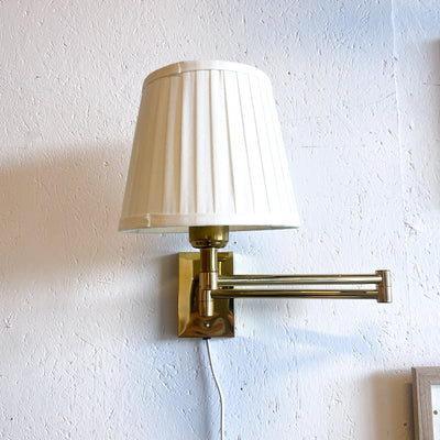 Vägglampa i mässing