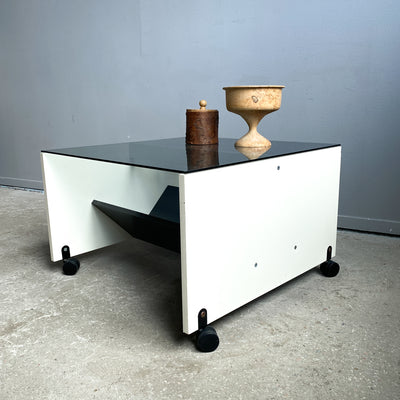 Soffbord med rökfärgad skiva - 70-tal