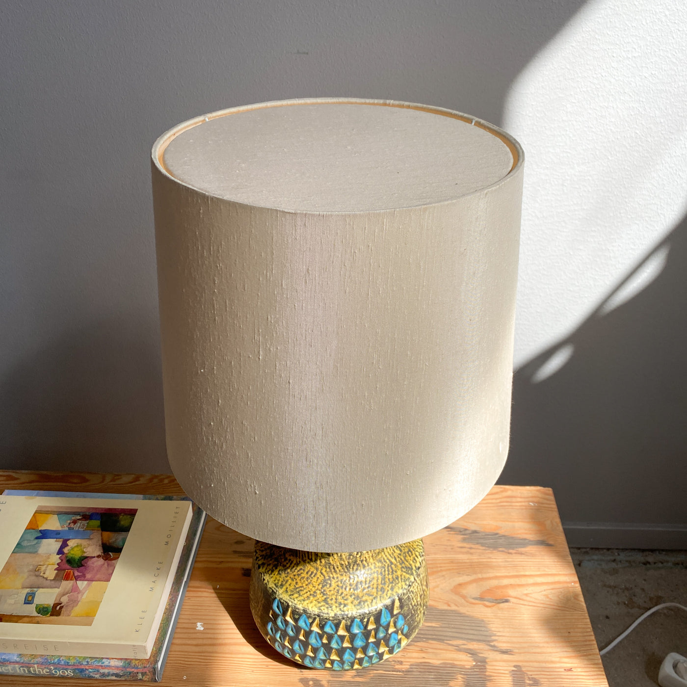 Bordslampa med keramikfot