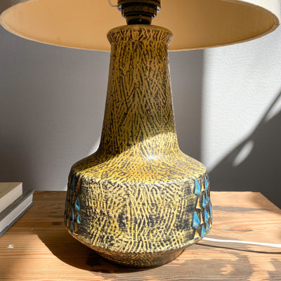 Bordslampa med keramikfot