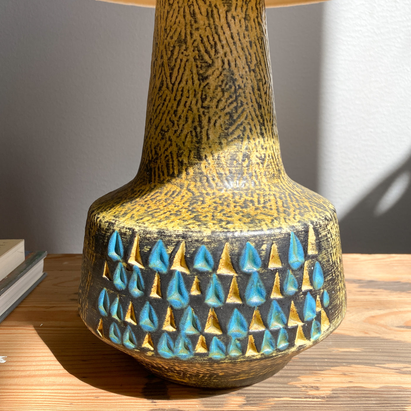 Bordslampa med keramikfot
