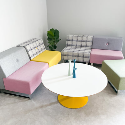 Grå/lila rutig och gul fåtölj "U-sit 80" Johansson Design