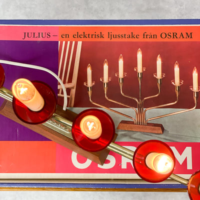 Adventsljusstake mässing och teak - röda manchetter