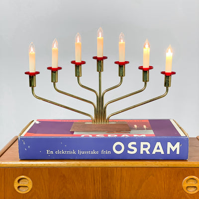 Adventsljusstake mässing och teak - röda manchetter