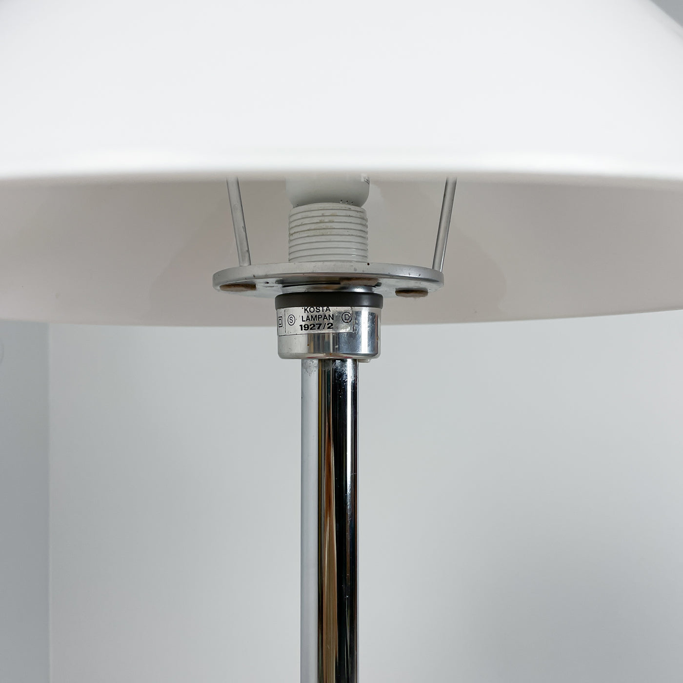 Bordslampa Mars Kosta Lampan