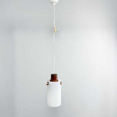 Lampa i vitt och trä