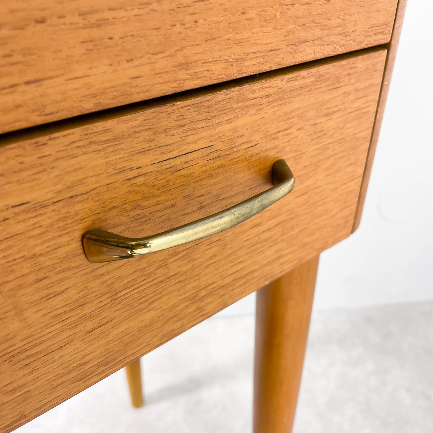 Sminkbord i teak med spegel - Fröseke