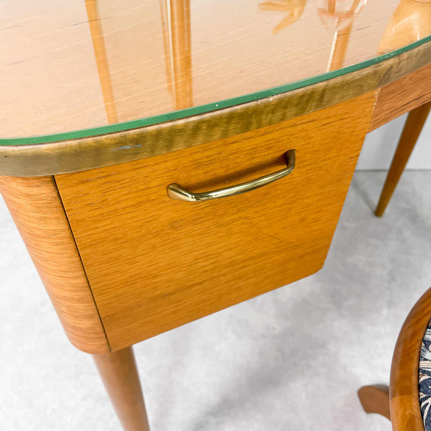 Sminkbord i teak med spegel - Fröseke